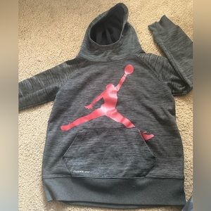 BOYS size M (approx imo a 7-8 yrs size) Jordan therma-fit sweatshirt
